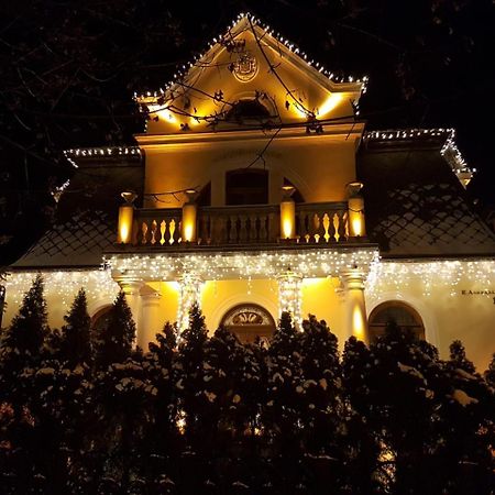 Luxury Boutique Andreevskiy Lviv Luaran gambar