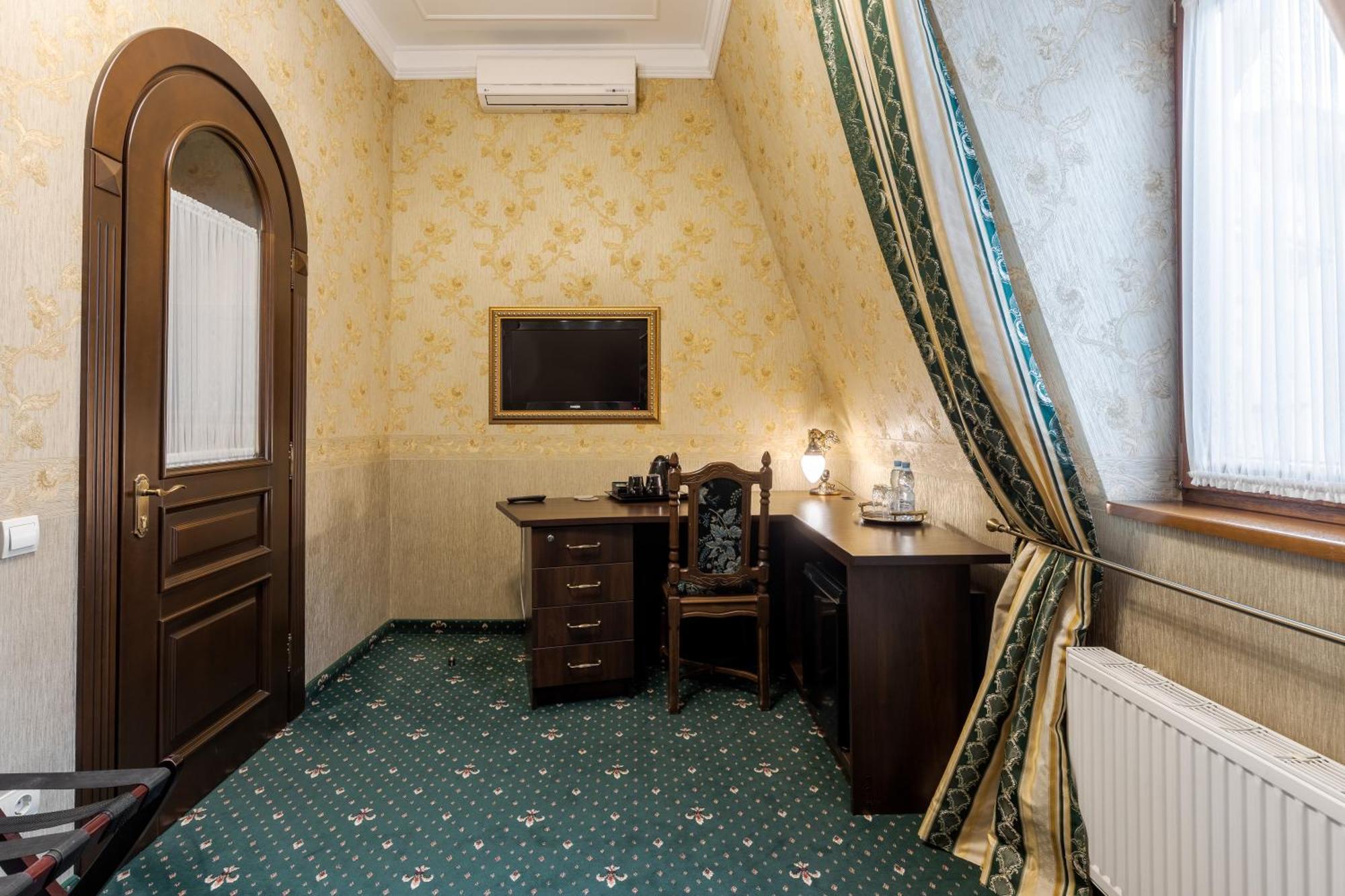 Luxury Boutique Andreevskiy Lviv Luaran gambar