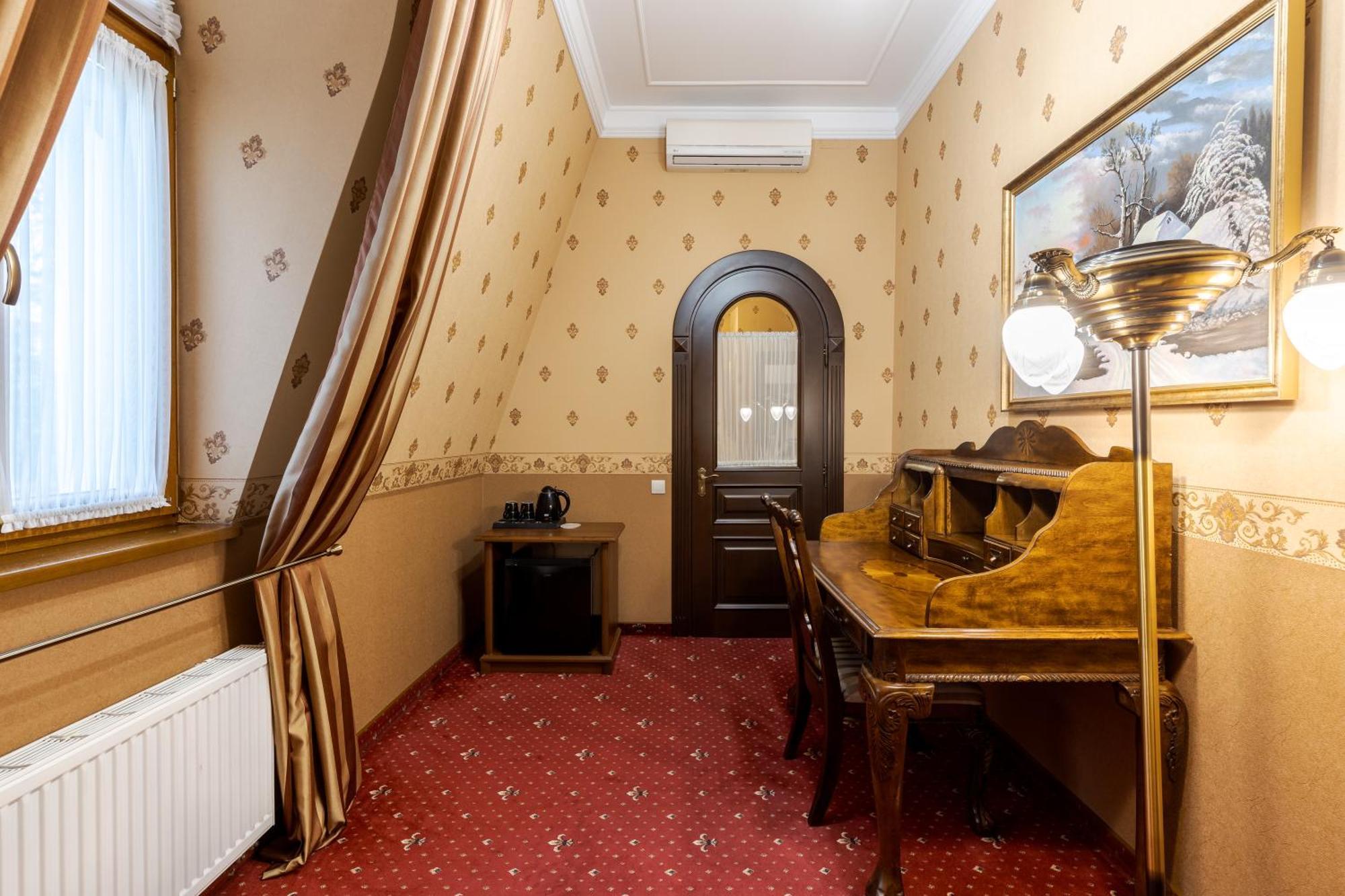 Luxury Boutique Andreevskiy Lviv Luaran gambar