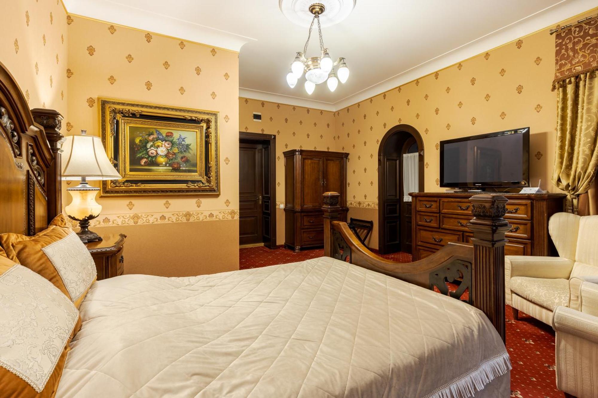 Luxury Boutique Andreevskiy Lviv Luaran gambar