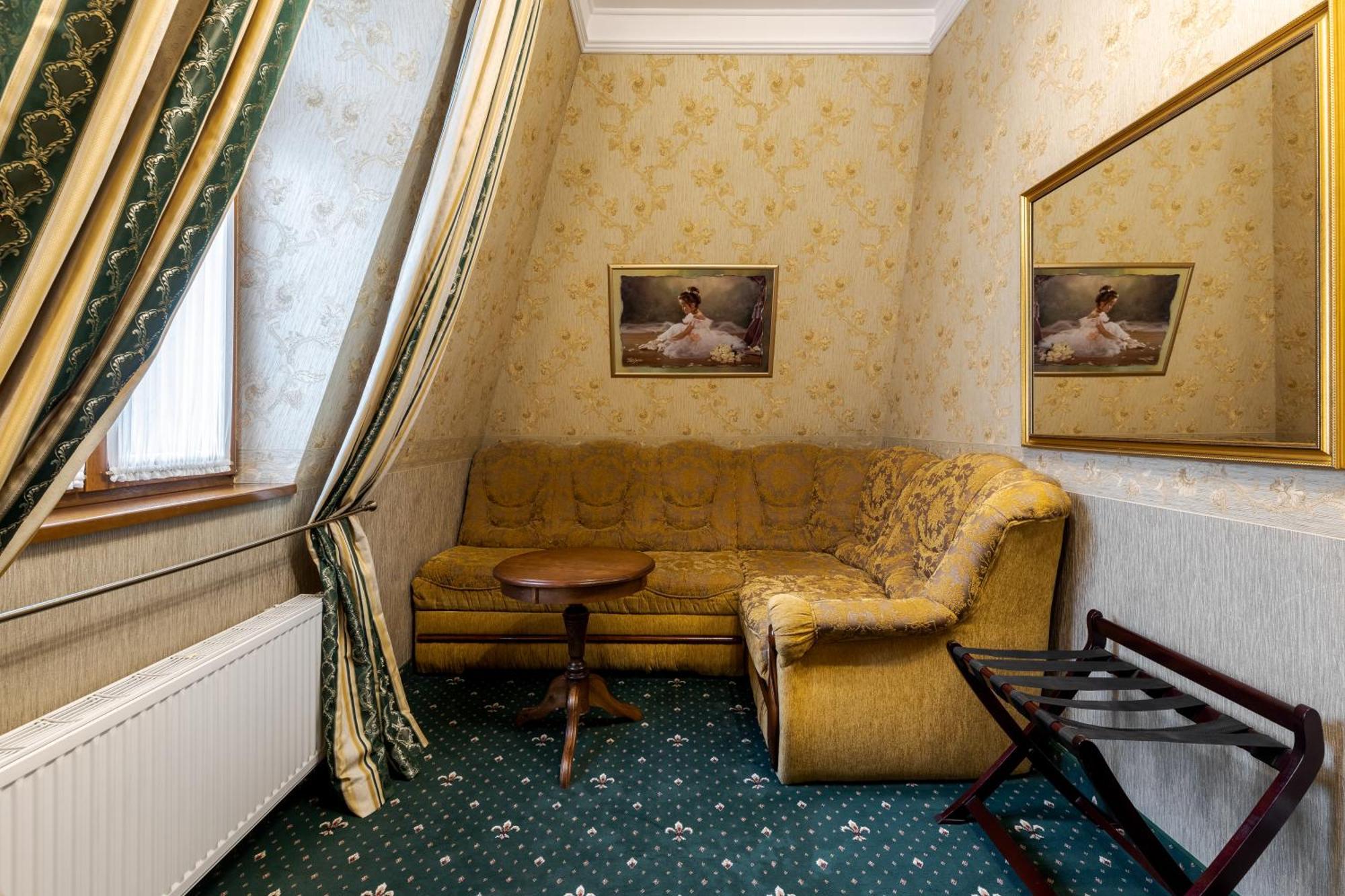 Luxury Boutique Andreevskiy Lviv Luaran gambar